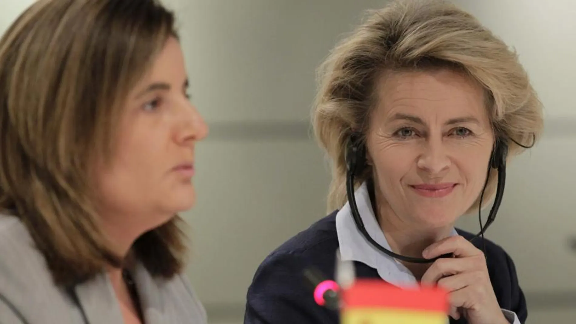 Fátima Báñez y la ministra Federal de Trabajo y Asuntos Sociales de Alemania, Ursula von der Leyen.