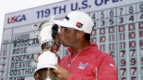 Gary Woodland, con el trofeo del US Open