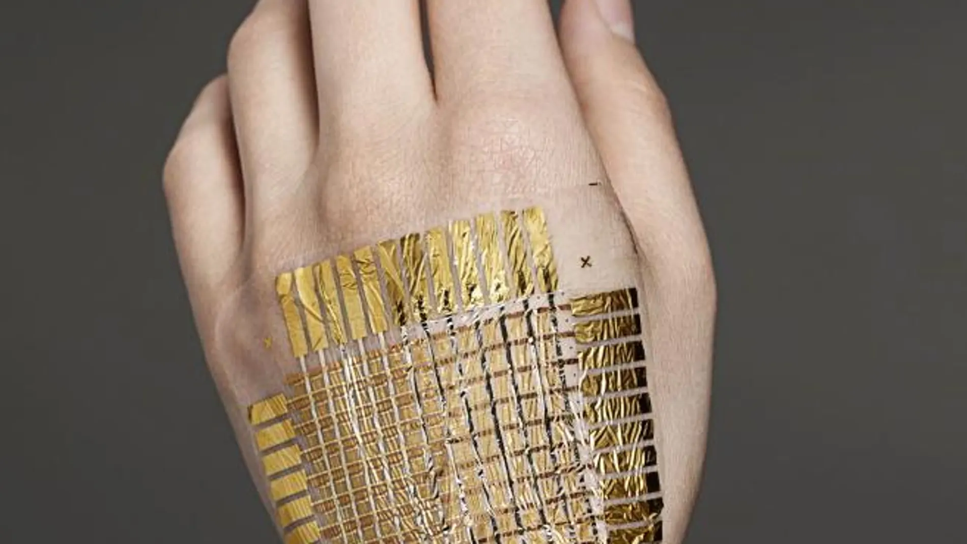 Este dispositivo se adhiere a la piel humana sin necesidad de adhesivos