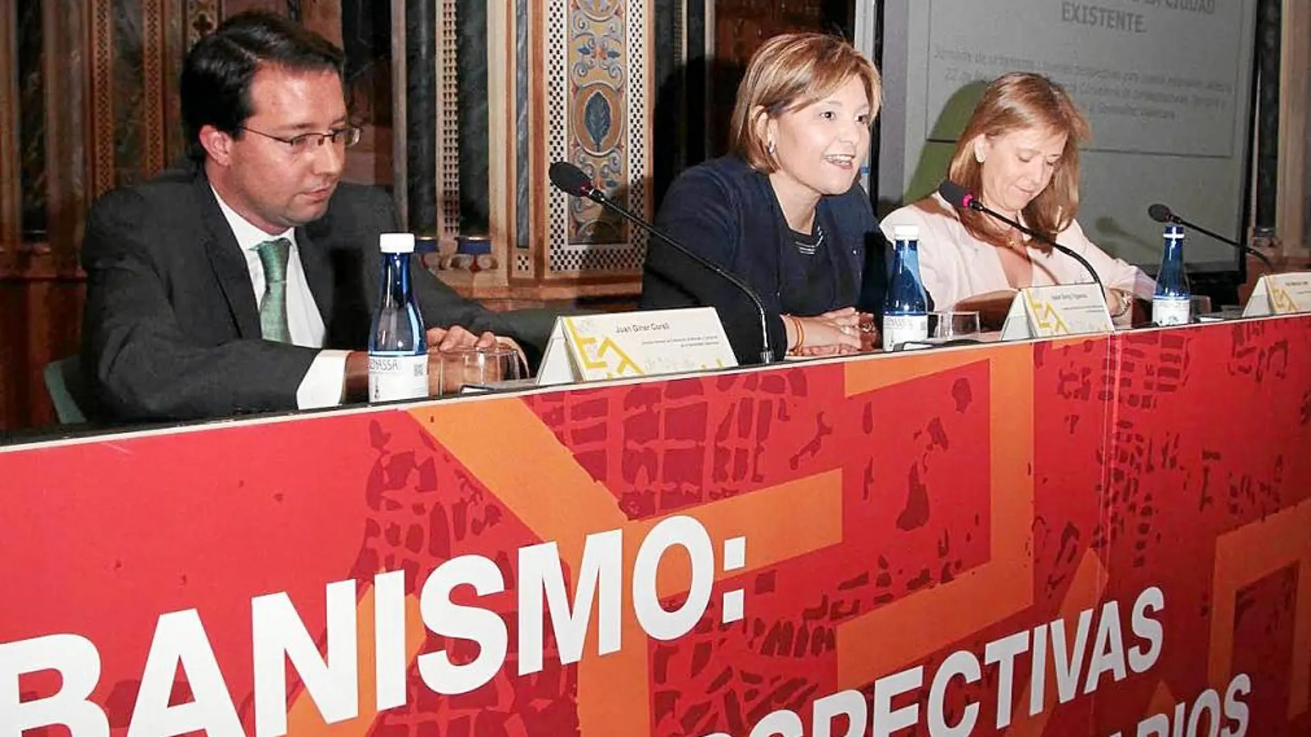 El director general de Evaluación Ambiental, Juan Giner, la consellera Bonig y la directora general de Arquitectura de Fomento, Martínez