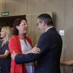 Isabel Franco de Cs con Diego Conesa, del PSOE en la reunión del viernes. LA RAZÓN