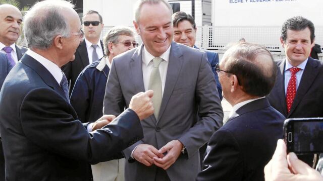 El presidente Fabra presentó el memorándum en la sede ilicitana de la Comunidad de Riegos de Levante