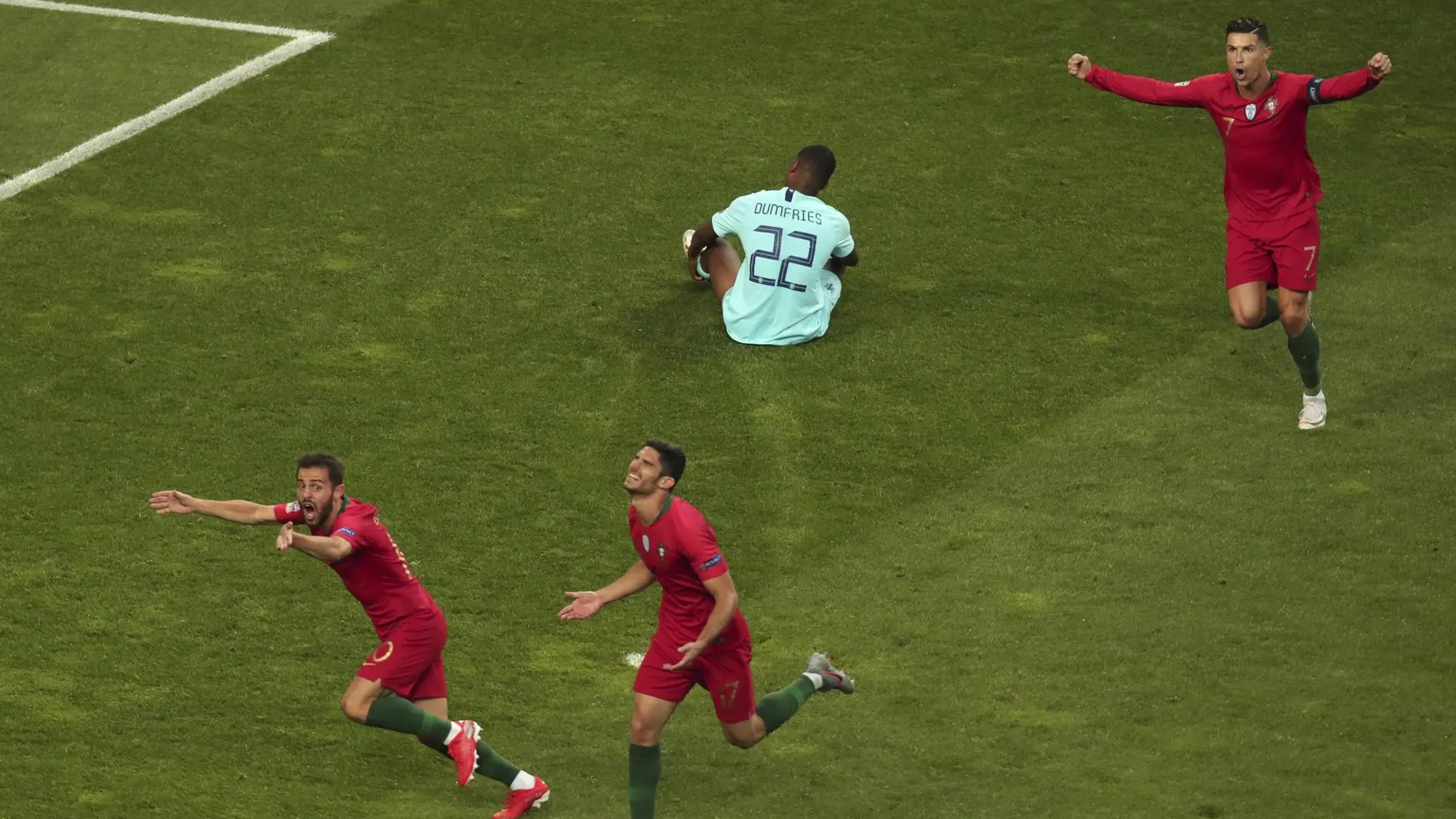 Guedes celebra el gol que dio a Portugal la victoria en la Liga de Naciones