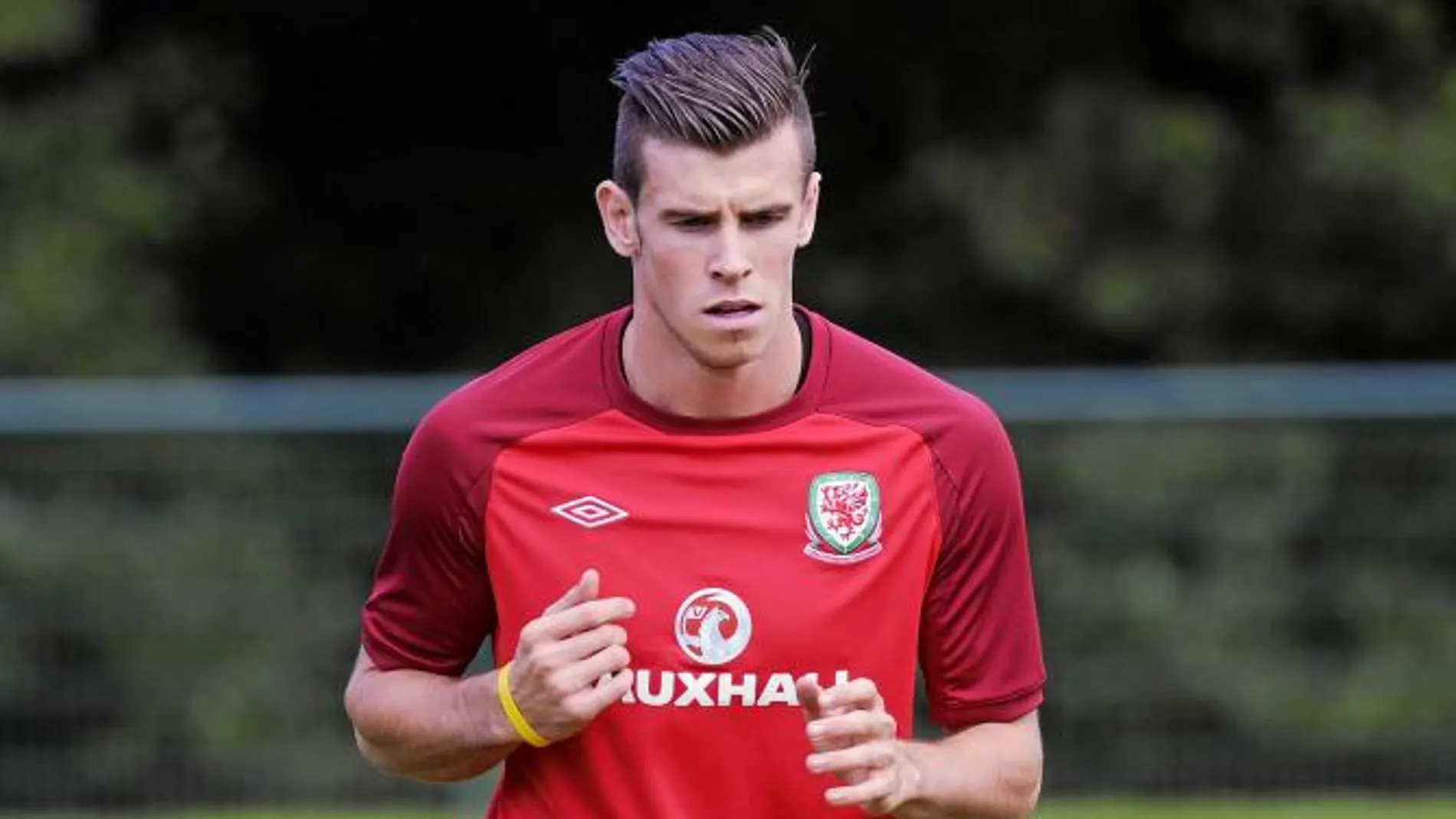 Gareth Bale se entrenó ayer con Gales. Coleman, entrenador de la selección, aseguró que va a jugar, pero no un partido entero