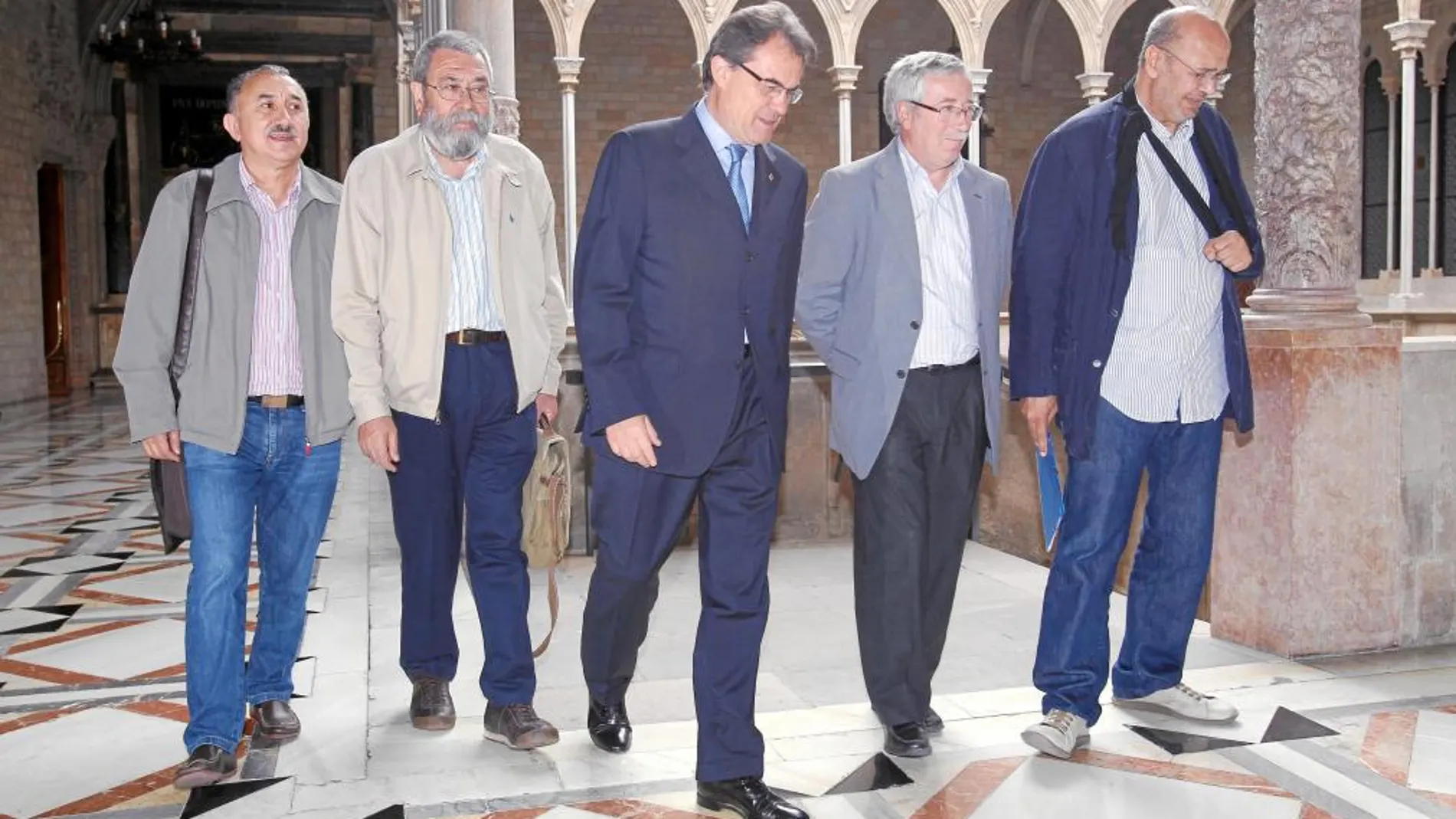 El secretario general de UGT de Cataluña, Josep Maria Álvarez, a la izquierda, en un encuentro con Artur Mas