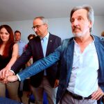 Lorena González (Podemos) y Pedro Muñoz (CxB) apoyan al socialista Olegario Ramón