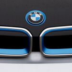 Frontal de un vehículo eléctrico de BMW