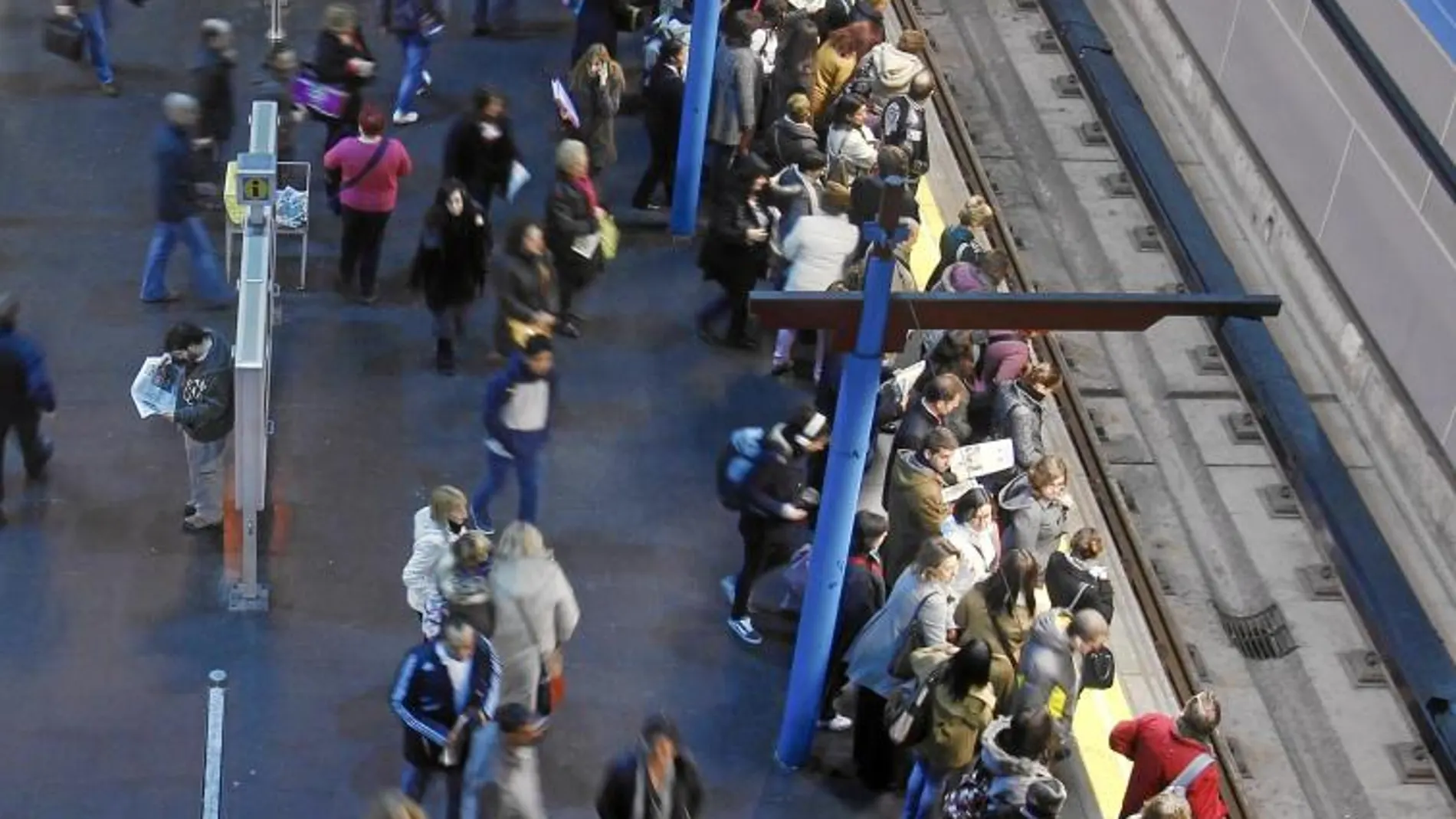 Tras el boicot sufrido por un tren de la linea 8 de Metro el jueves, el presidente aseguró que «si hay algún trabajador responsable de esos sabotajes tomaremos las medidas con toda la contundencia que la legislación nos permita».