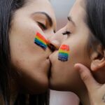 Imagen tomada a una pareja de lesbianas durante el Orgullo Gay de Sao Paulo en 2018