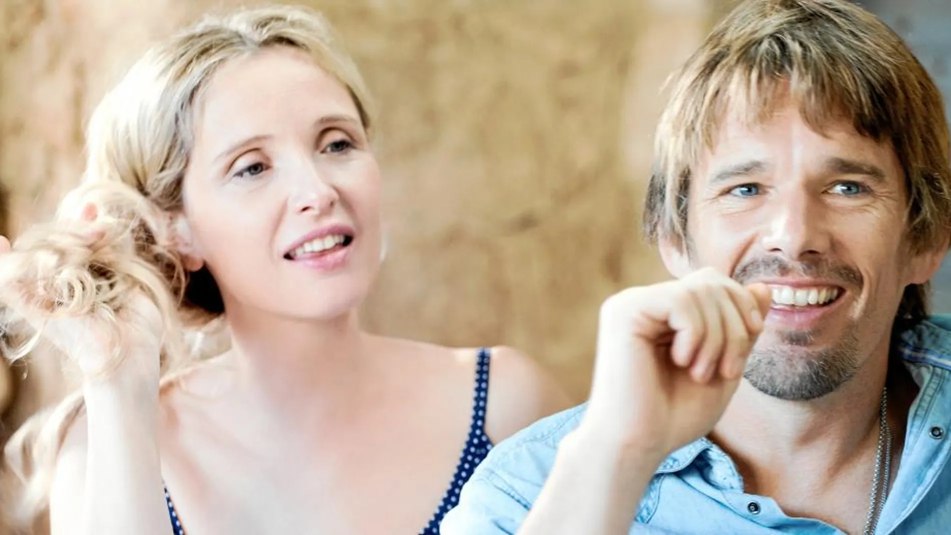 La pareja formada por Jesse (Hawke) y Céline (Delpy) se reencuentra en Grecia. El paso del tiempo y las constantes trifulcas han minado y desgastado la relación entre ambos