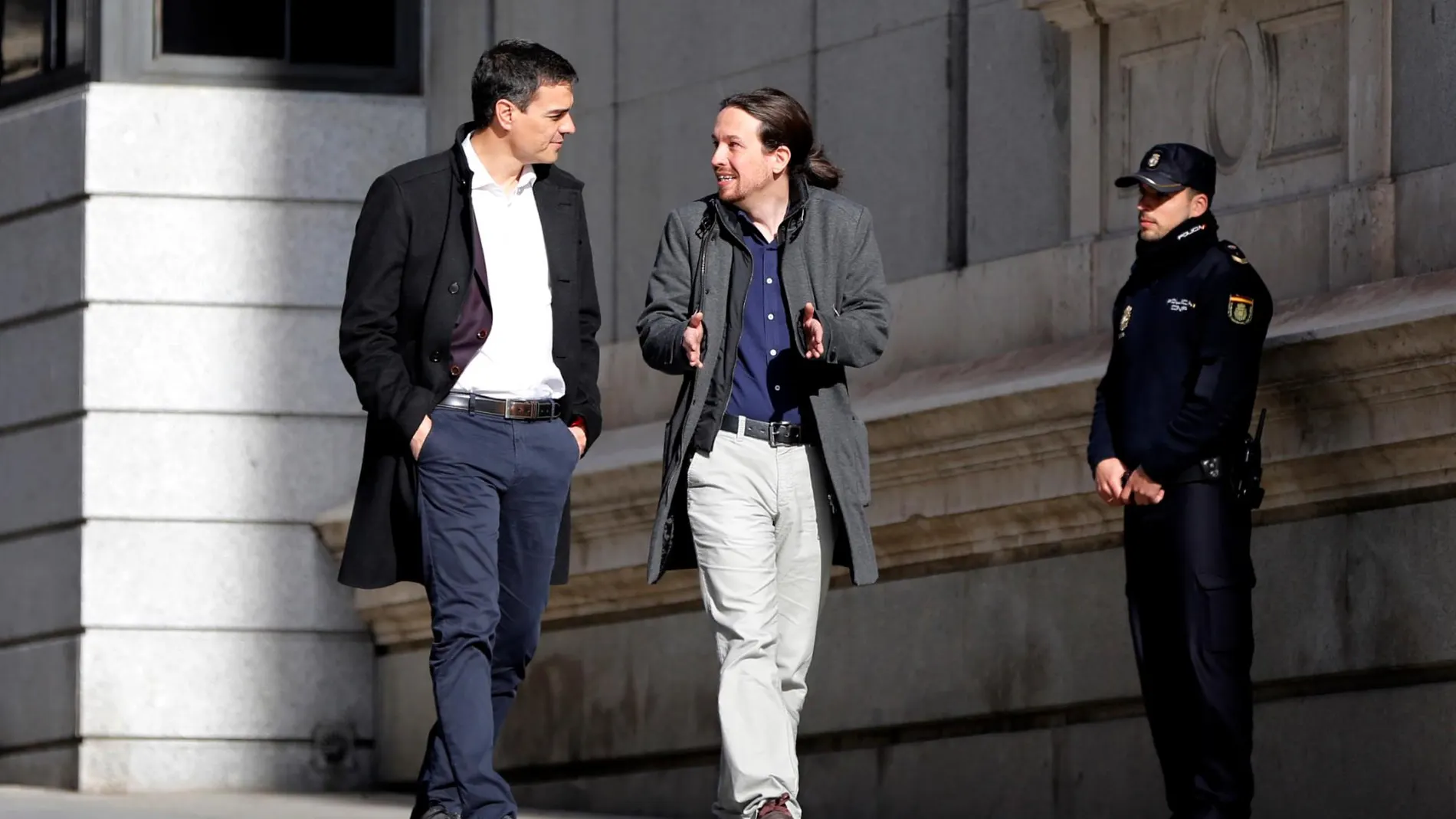 Marzo de 2016, Pedro Sánchez y Pablo Iglesias llegan juntos al Congreso