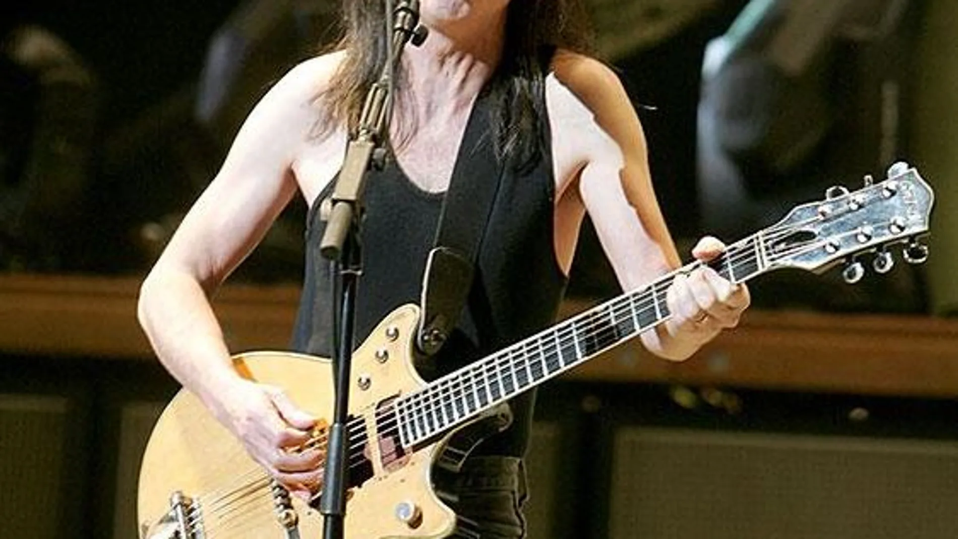 El guitarrista Malcolm Young, co-fundador de AC/DC