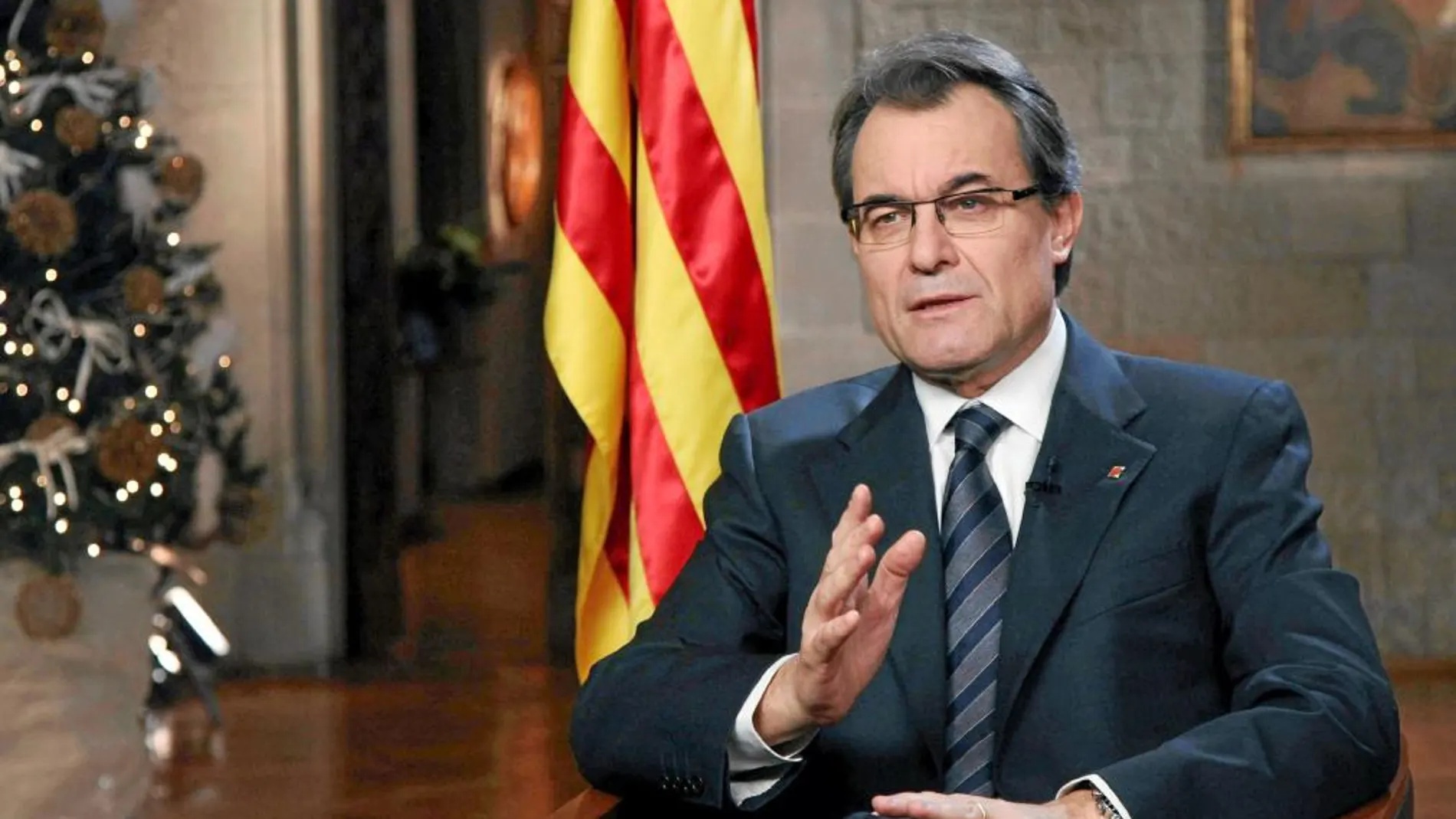 ARTUR MAS quiere más protagonismo catalán estas fiestas, con su discurso institucional y su nueva lotería