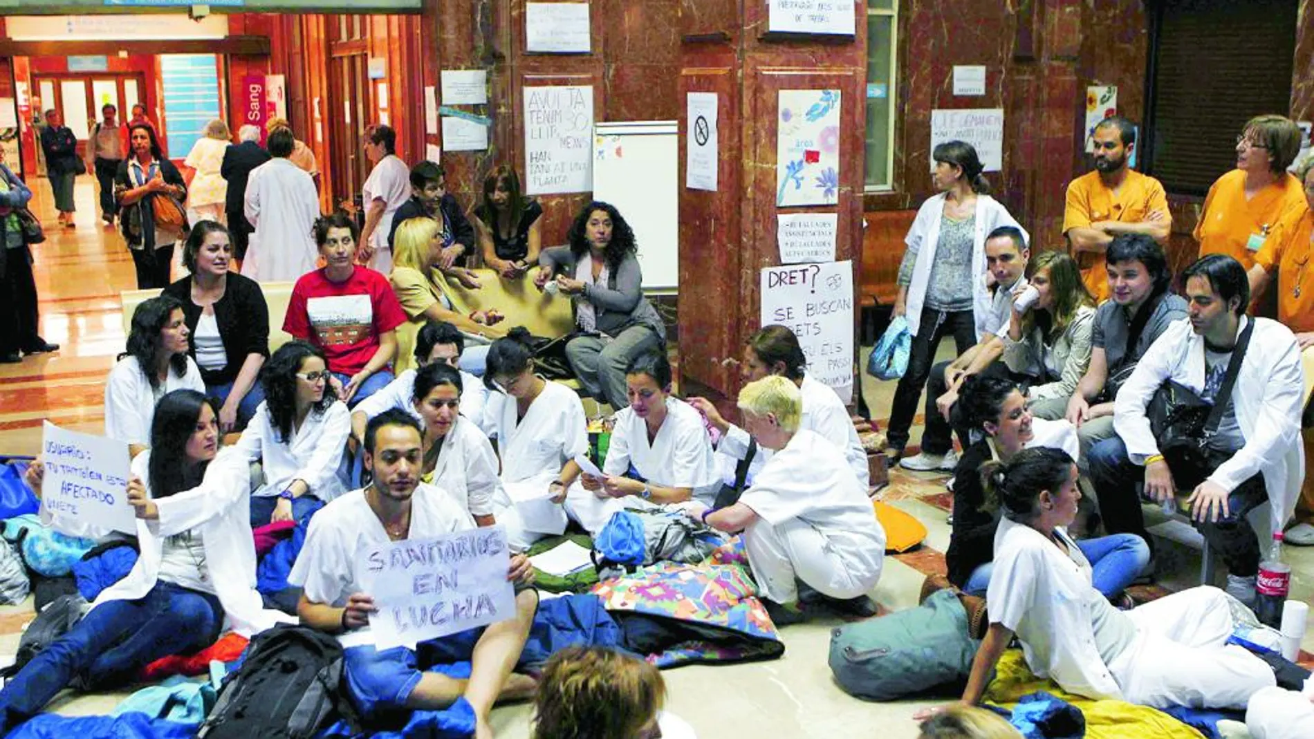 Una de las muchas protestas de la sanidad pública y concertada que se queja de los impagos