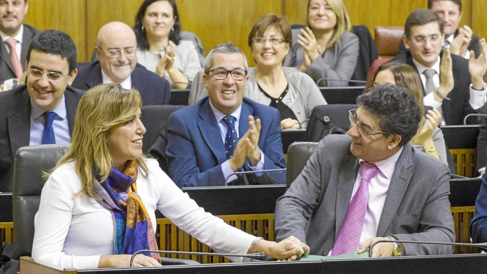 La presidenta de la Junta, Susana Díaz, junto al vicepresidente, Diego Valderas, en el Parlamento de Andalucía