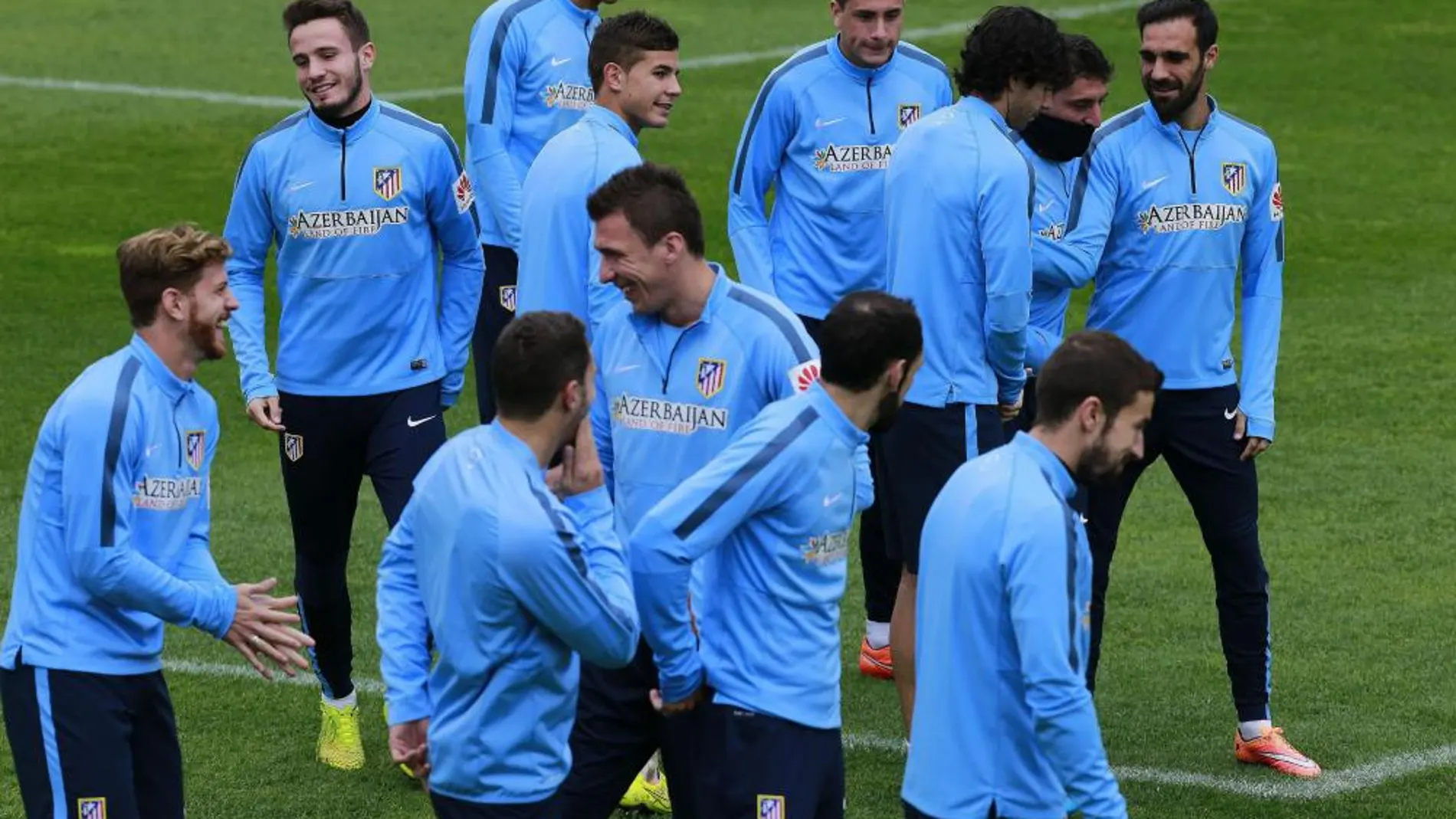 Los jugadores del Atlético de Madrid, durante la jornada de entrenamiento antes de enfrentarse a la Real
