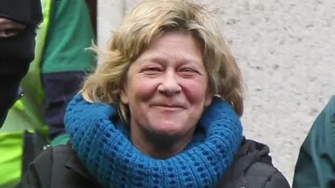 Arantza Zulueta, máxima responsable del grupo de enlace con presos de ETA, en el momento de ser detenida.