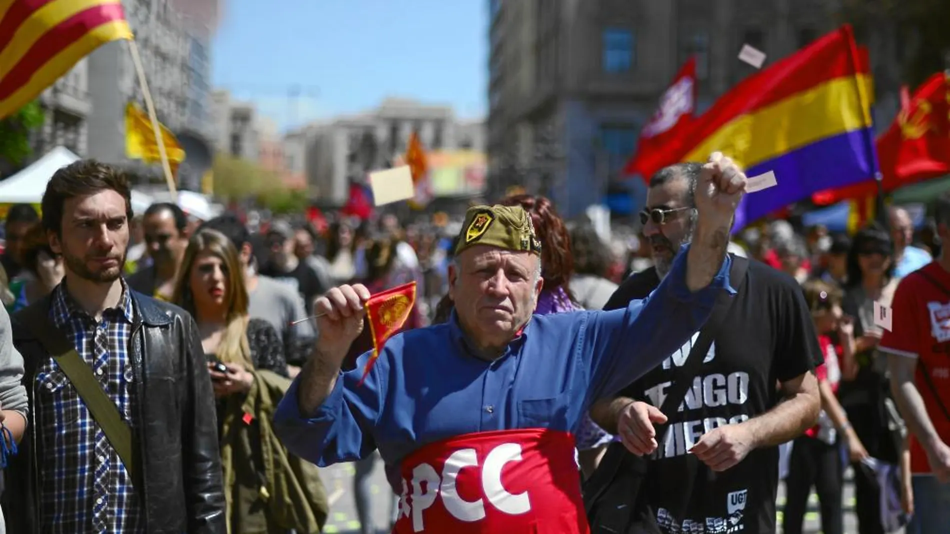 Los sindicatos de Cataluña llevaron ayer el derecho a decidir a las calles en la manifestación del Día del Trabajo