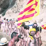  El círculo nudista de Podemos: «Despojémonos de las ropas que nos alienan»