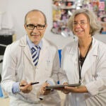 Julio Herrero, coordinador del Área de Reproducción Asistida, y Elena Carreras, coordinadora médica del Servicio de Ginecología Reproductiva