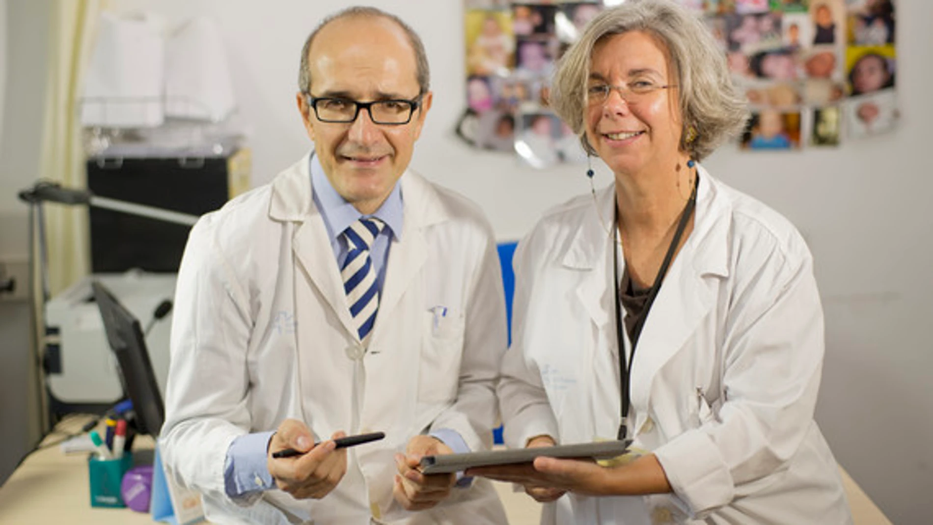 Julio Herrero, coordinador del Área de Reproducción Asistida, y Elena Carreras, coordinadora médica del Servicio de Ginecología Reproductiva