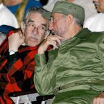 ENCUENTRO. Castro y Gabo conversan en la Plaza de la Revolución de La Habana en 2002