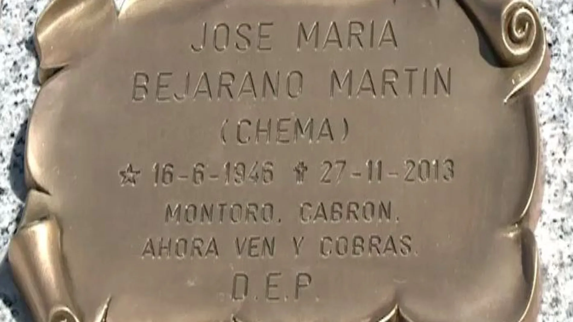 El epitafio de una lápida revoluciona la localidad de San Pedro de Latarce