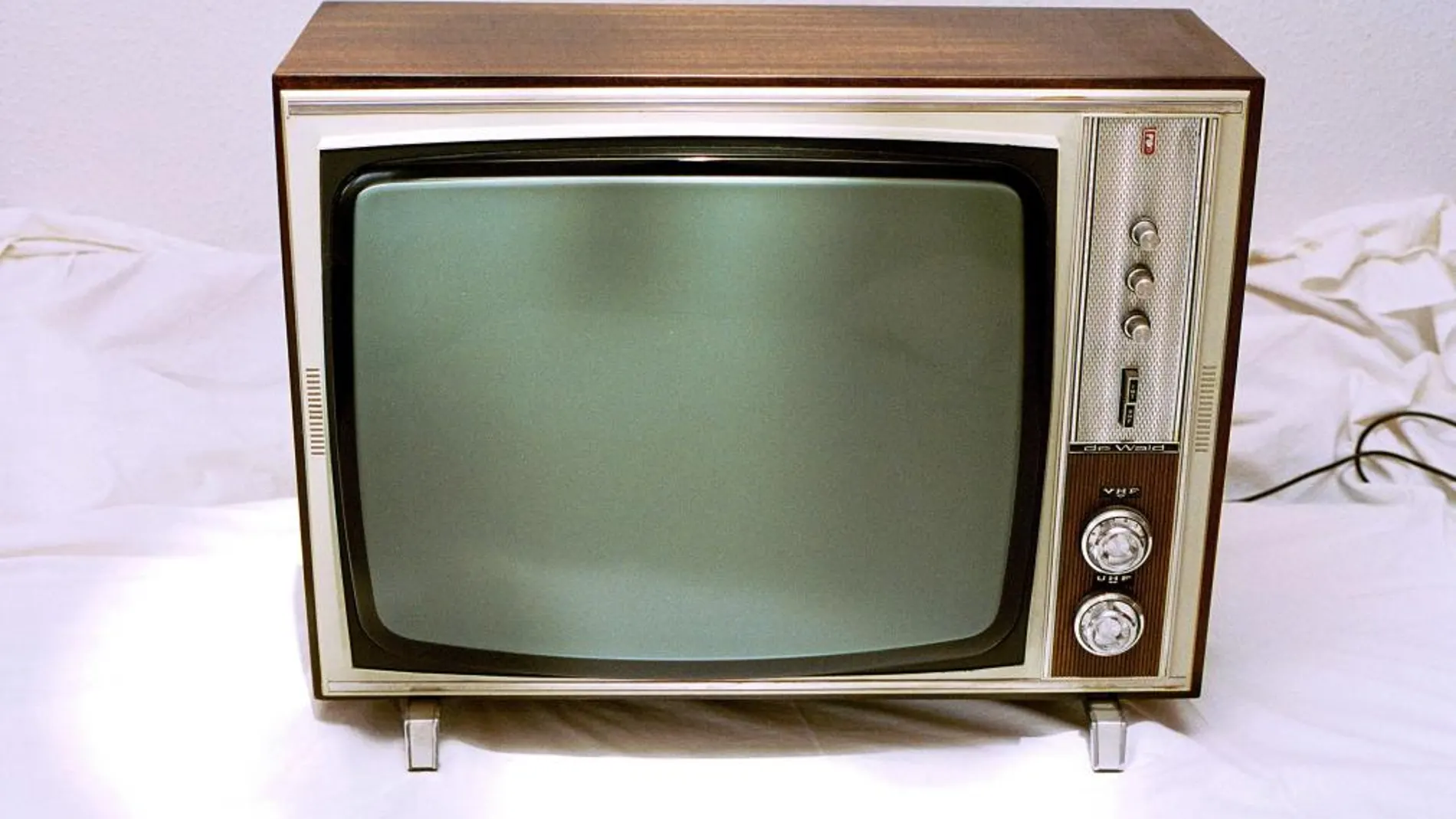 Una vieja televisión de tubo