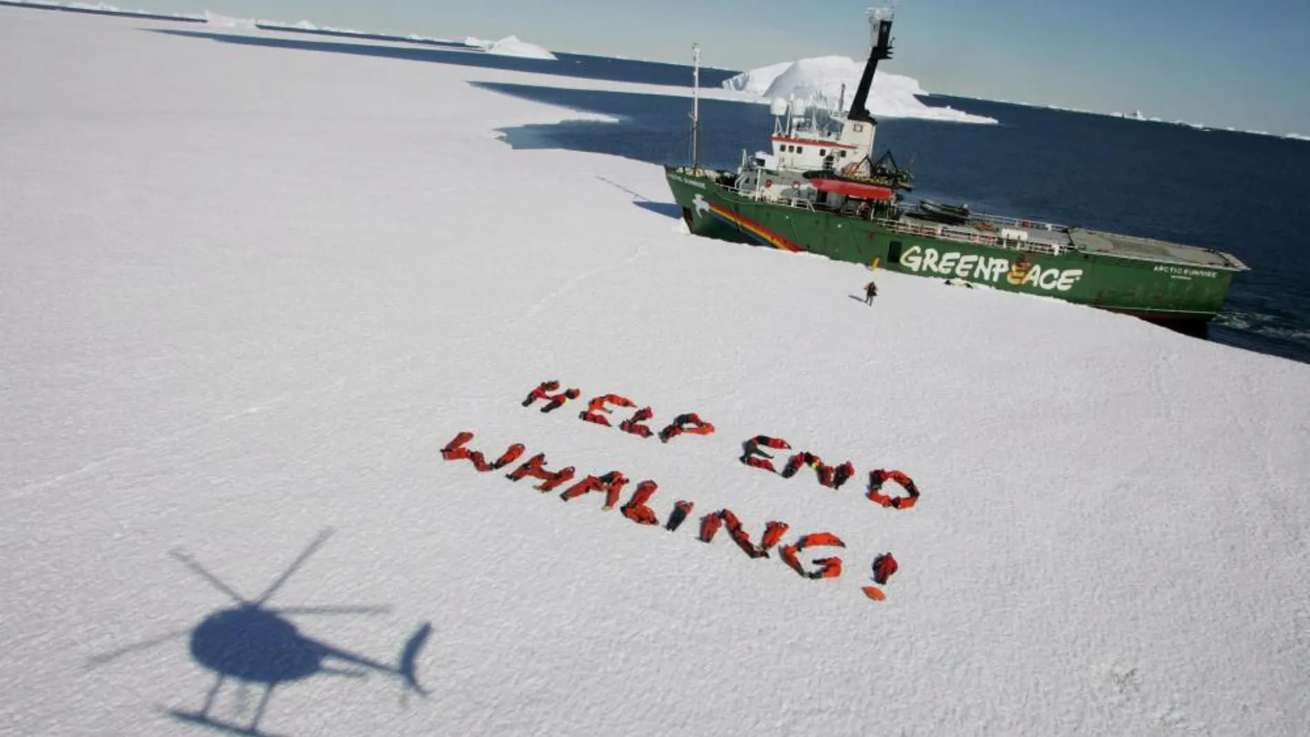 Acción de protesta en la Antártida contra la pesca de ballenas