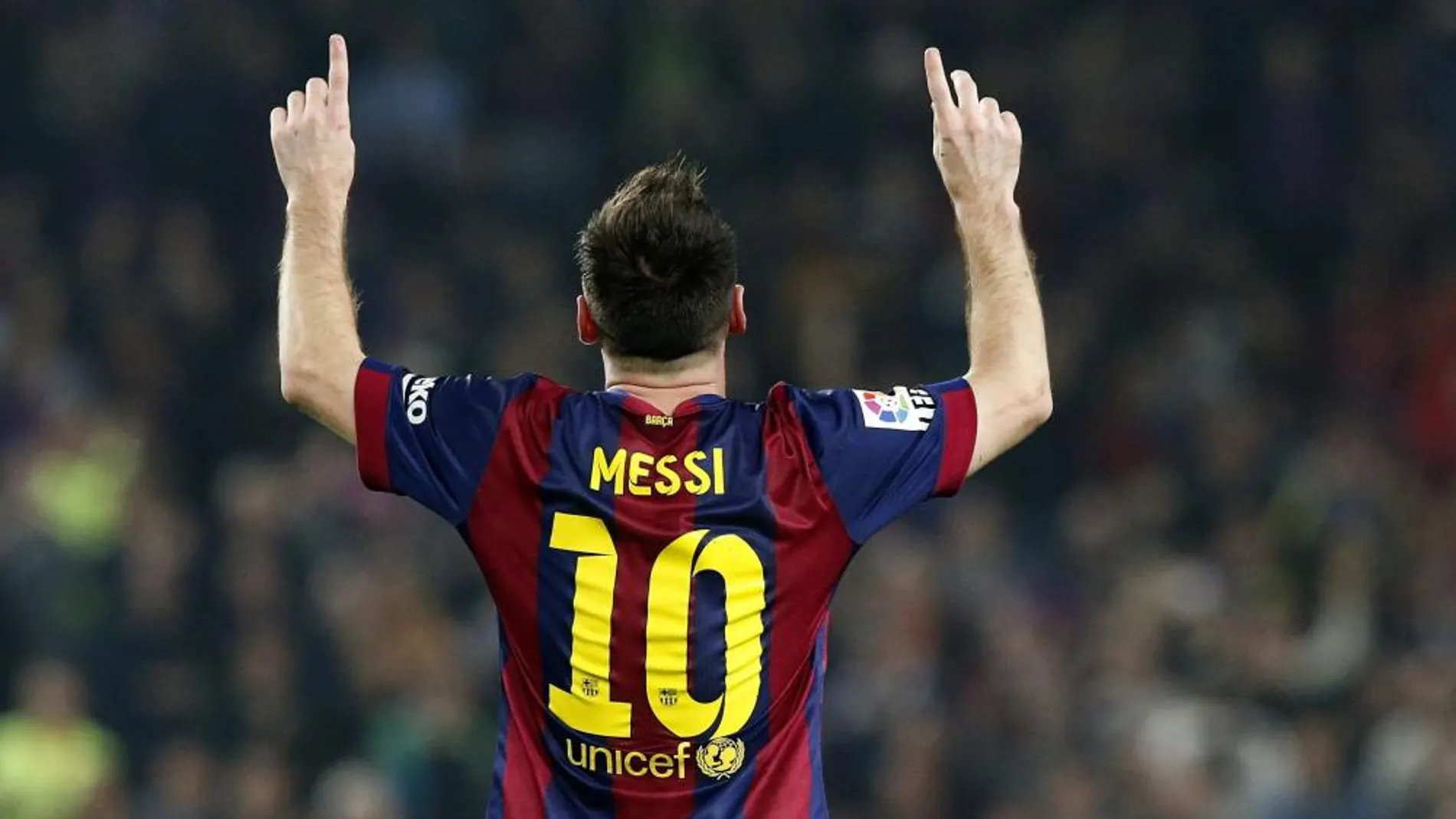 Messi celebra su gol, con el que se convierte en el máximo goleador de la historia de la Liga