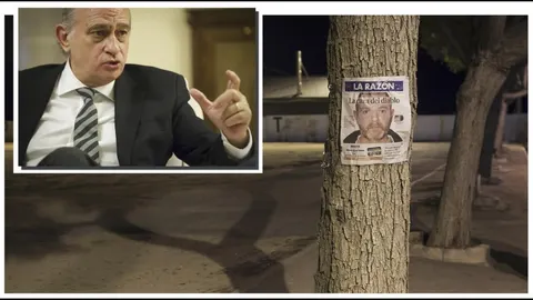 Arriba a la izquierda, una imagen del ministro durante la entrevista. A la derecha la portada de LA RAZÓN en un parque de Alcàsser a modo de advertencia
