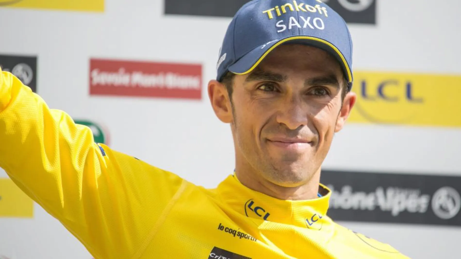 La montaña le viene bien a Alberto Contador y ya es líder.