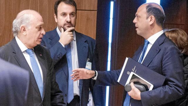 Fernández Díaz, con su homólogo italiano, Angelino Alfano