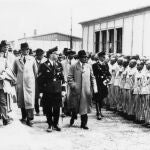 El jefe de las SS, Heinrich Himmler, instaló su Instituto Entomológico en el campo de Dachau, donde se inoculaba la malaria a prisioneros