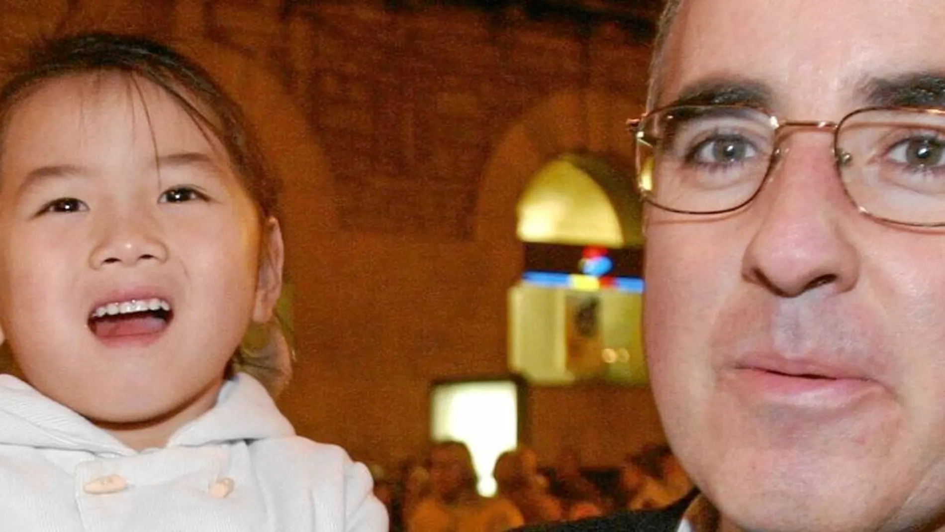 Alfonso y Rosario adoptaron a la menor en 2001