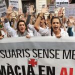Un grupo de farmacéuticos catalanes, manifestándose el pasado mes de octubre.