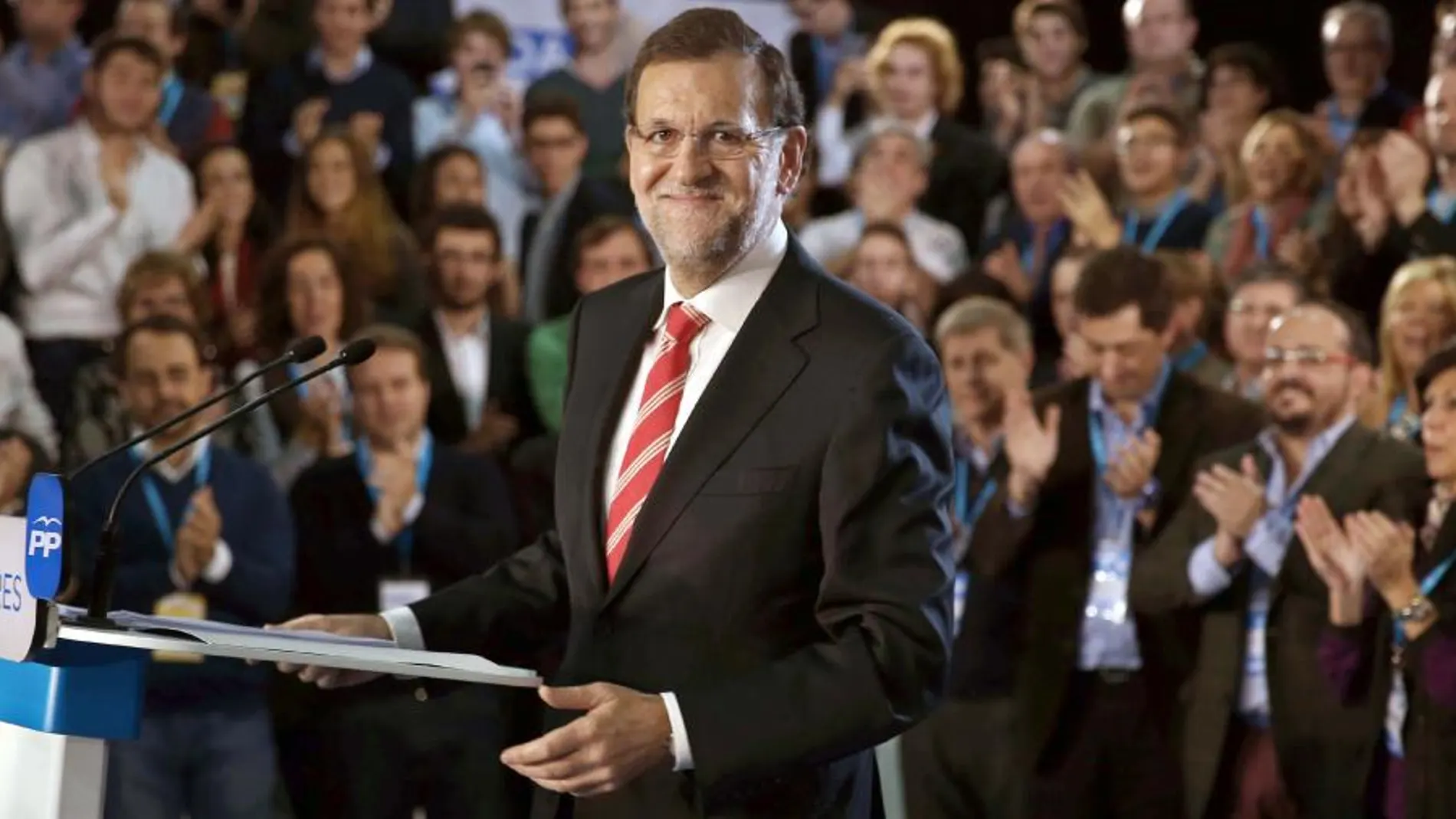 El presidente del Gobierno y líder del PP, Mariano Rajoy, al comienzo de su intervención en la clausura de las jornadas sobre buen gobierno en los ayuntamientos organizadas por el PP hoy en Barcelona.
