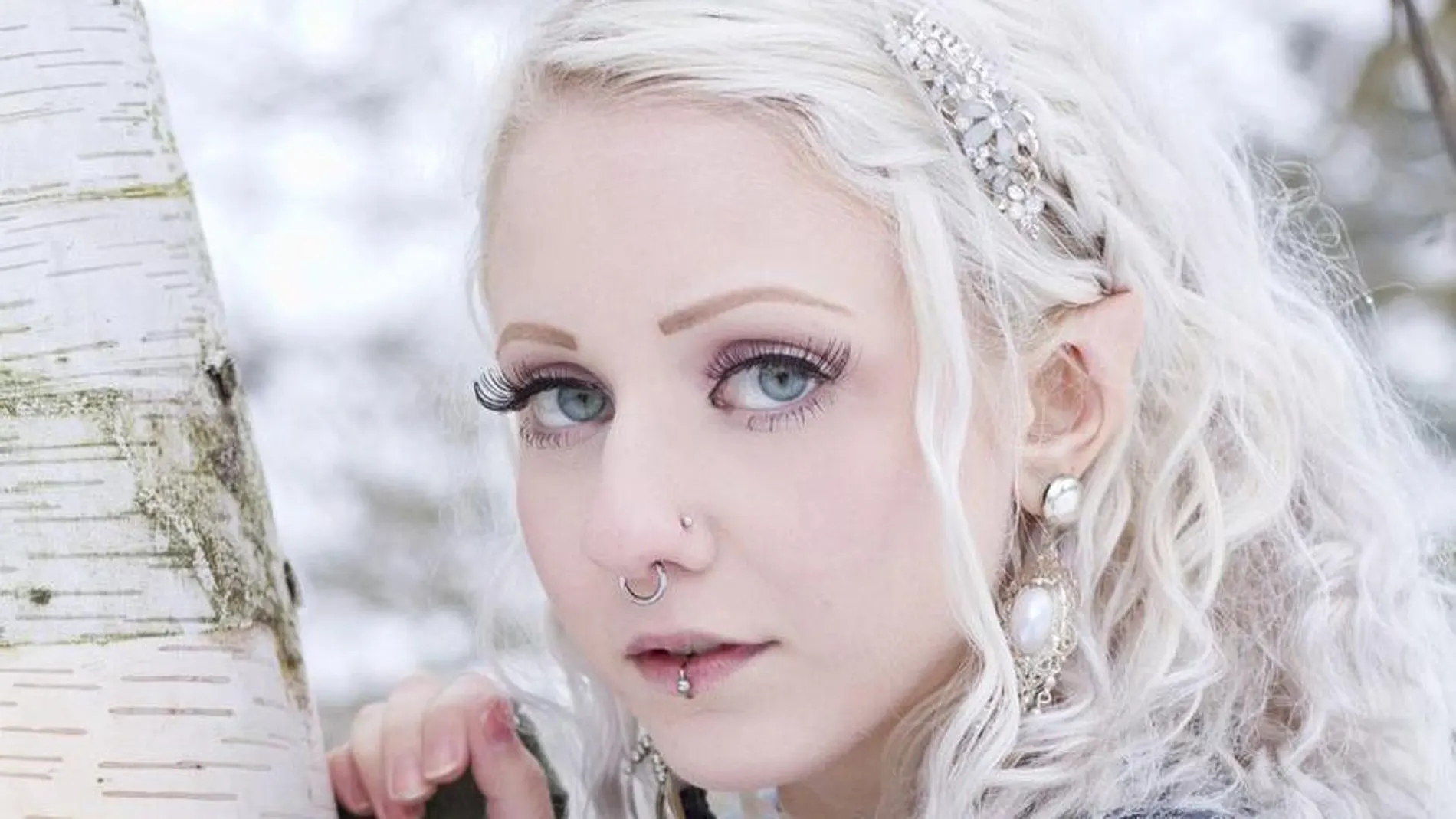 Melynda Luna quería ser un elfo y se ha "afilado"las orejas