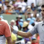  Rafa Nadal carga contra Novak Djokovic