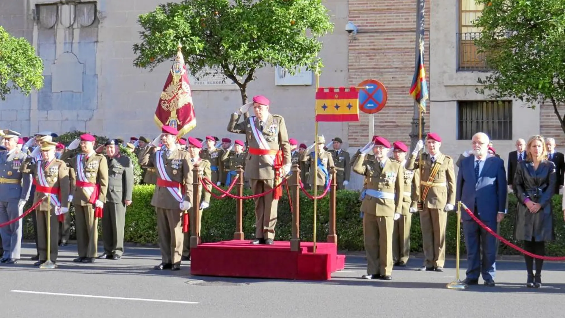 El teniente general Rafael Comas presidió los actos de la Pascua Militar
