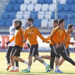 Sergio Ramos volvió ayer a los entrenamientos junto al resto de jugadores del Real Madrid