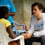 Orlando Bloom visita una de las zonas más afectadas por el ébola