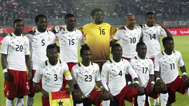 Los jugadores de la selección de Ghana, antes del partido de clasificación para Brasil 2014 disputado frente a Egipto en El Cairo.