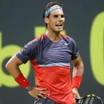 Rafael Nadal reacciona durante su partido de hoy frente a Tobias Kamke