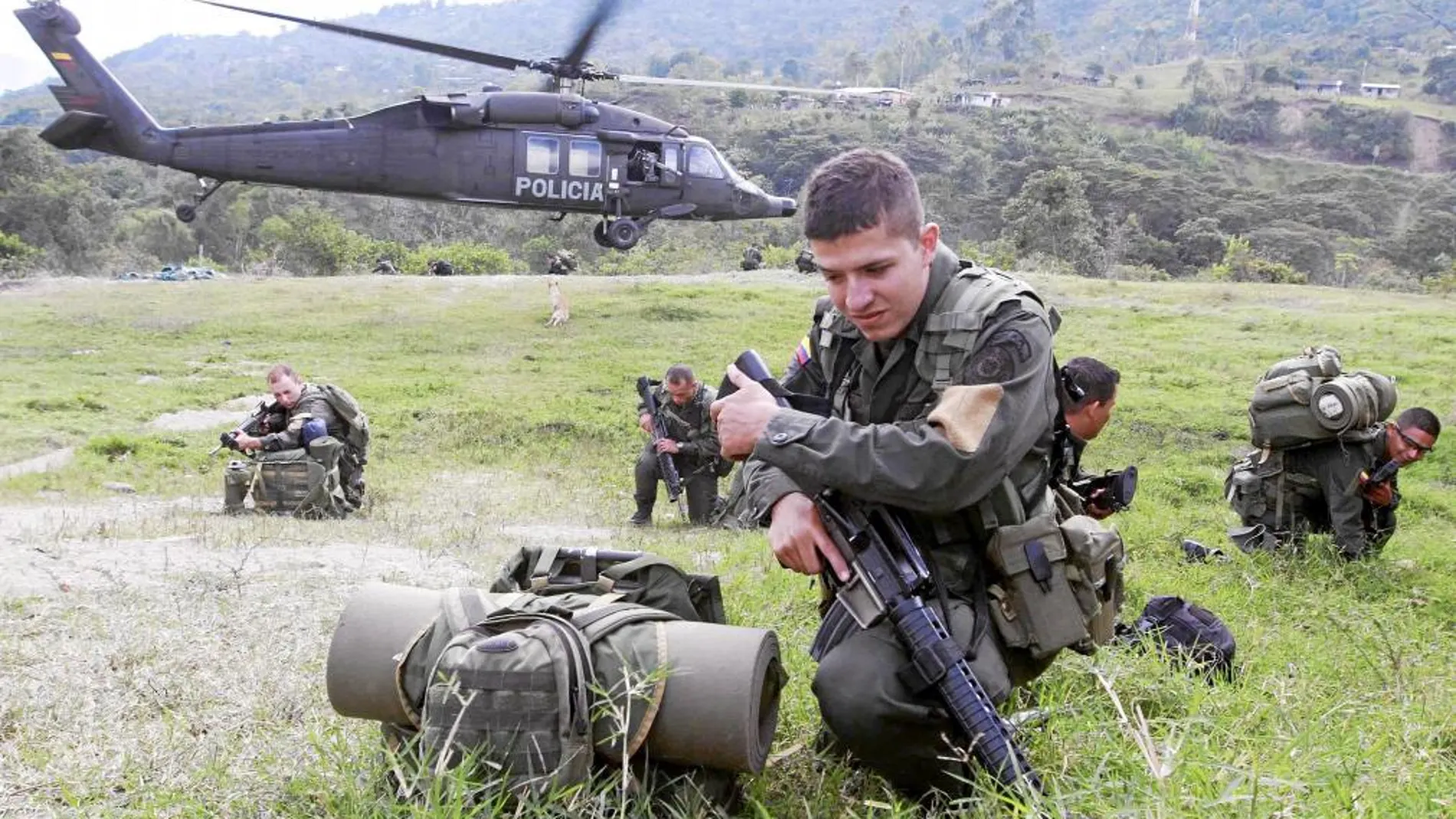 Las FARC siempre han negado que usen la droga para enriquecerse. En la imagen, un soldado en una ofensiva contra la guerrilla