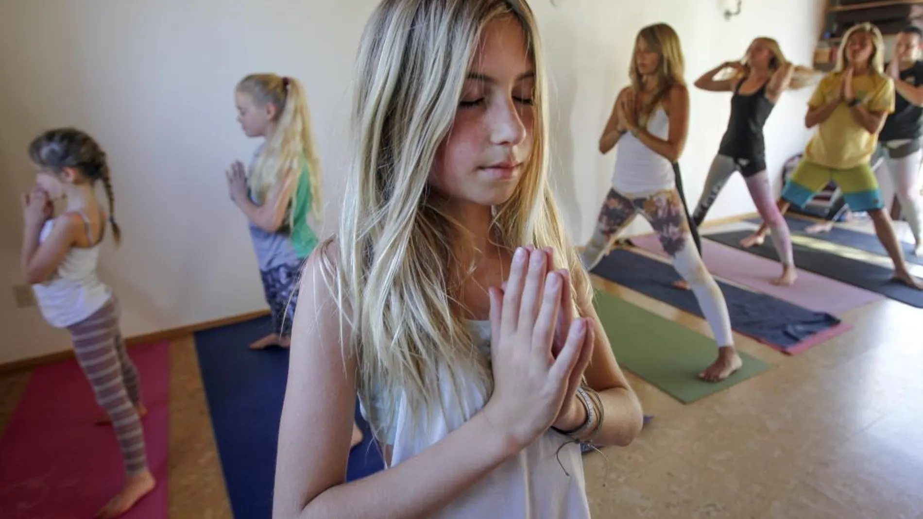 La práctica del yoga en los más pequeños puede prevenir y disminuir el estrés