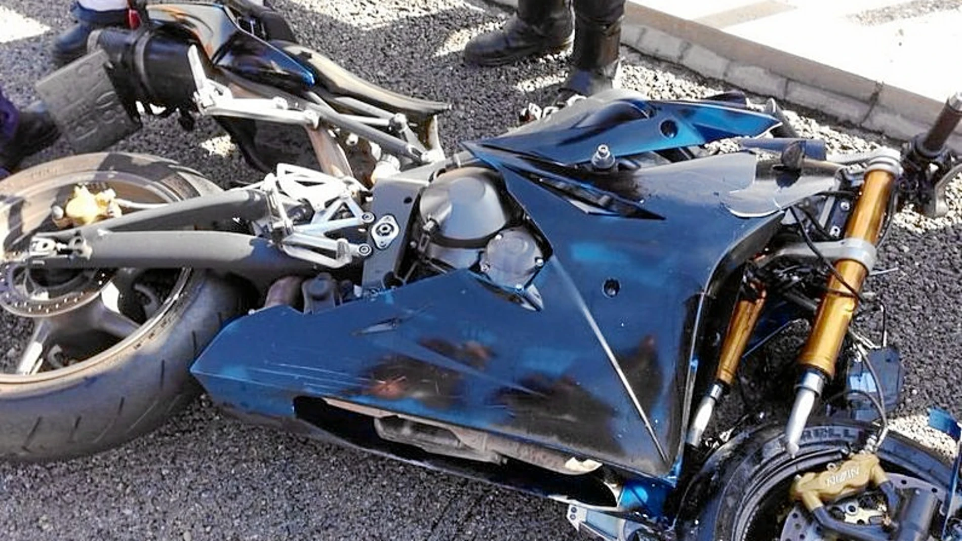 Los delincuentes habían pintado de negro la motocicleta azul en la que cometían sus atracos