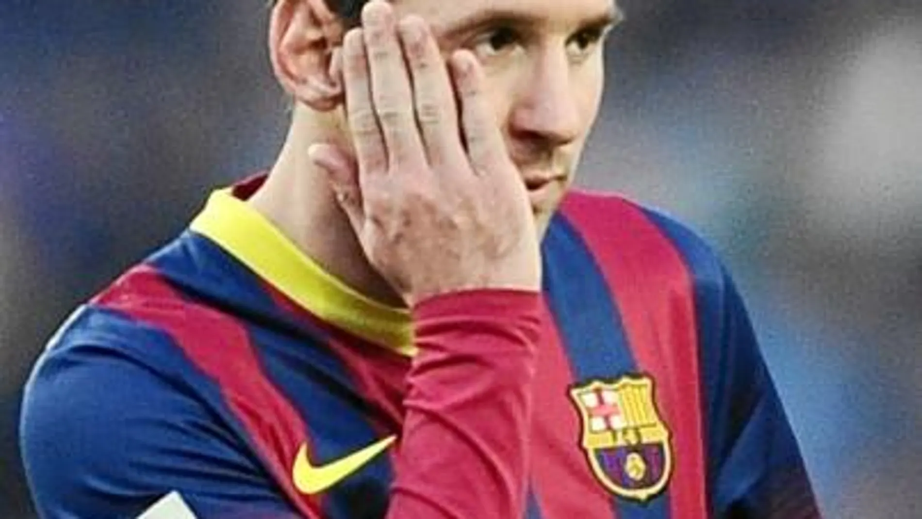 Messi, cariacontecido después de uno de los goles del Valencia en el partido del sábado, en el que el Barça fue derrotado