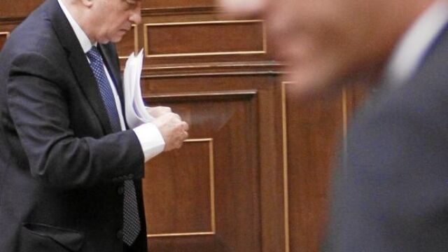 Fernández-Díaz y Eduardo Madina vivieron ayer un tenso debate en el Congreso de los Diputados por la Ley de Seguridad Ciudadana