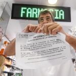 La Comunidad de Madrid mandó a través del Clegio de Farmacéuticos mensajes y correos electrónicos para informar a las farmacias de la suspensión inmediata de la aplicación de la tasa regional